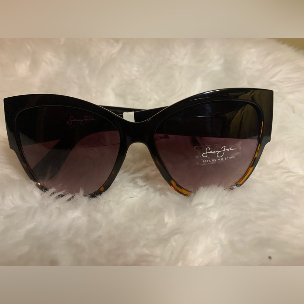 P DIDDY SEAN JOHN UV protection, tortoise shell cat eye sunglasses NWT